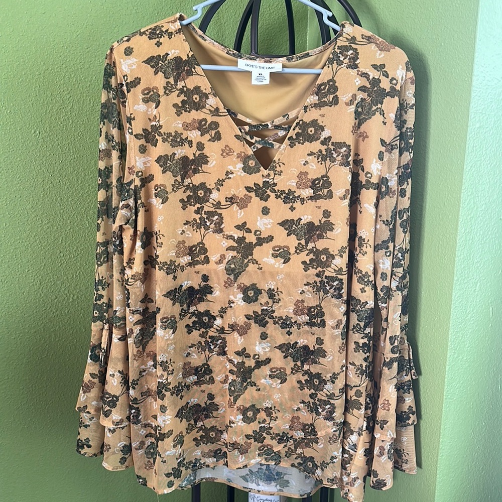 💖Skyes The Limit V yellow neck blouse with green flowers and bell sleeves